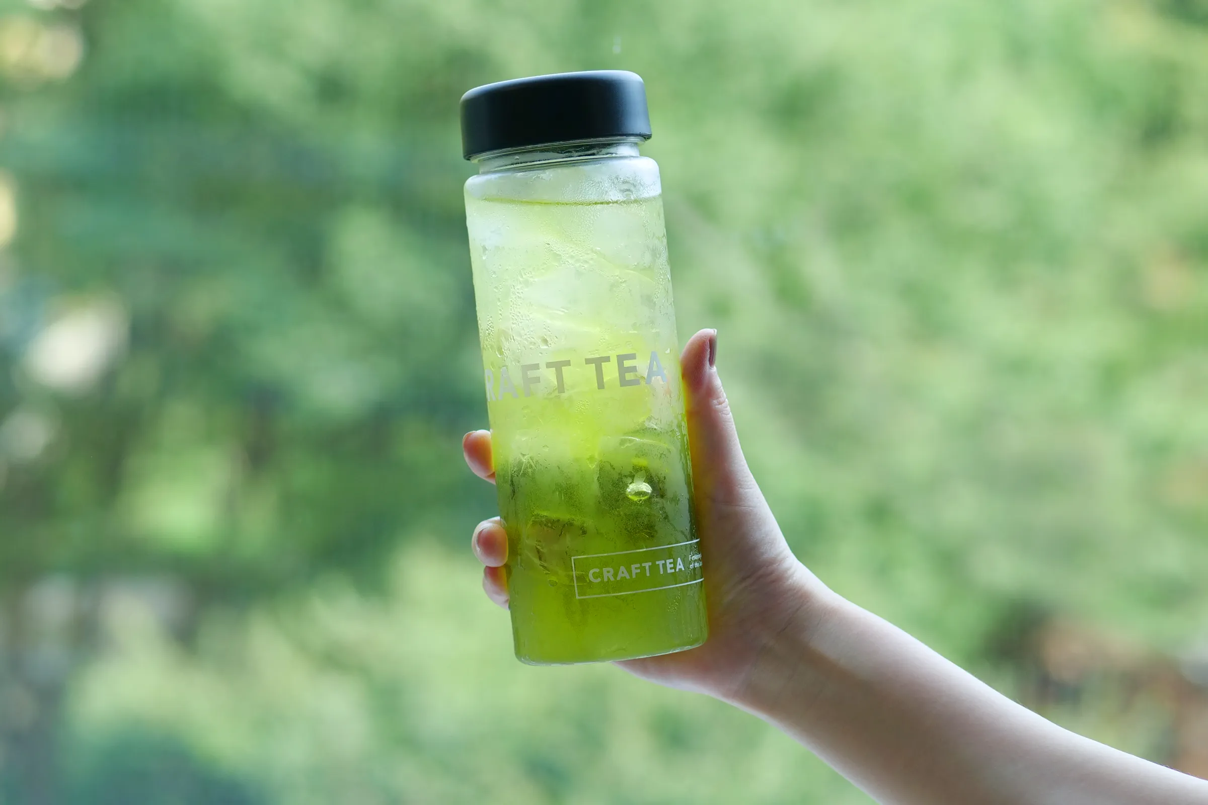 デスクわきのCRAFT TEA
